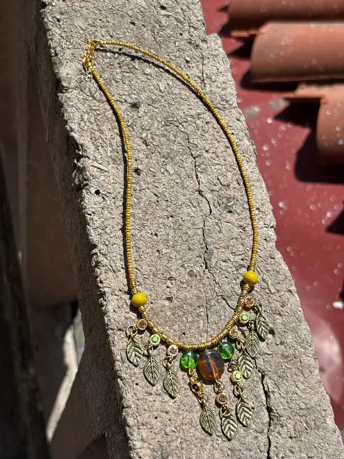Etnik Yeşil Taş Yaprak Charm Kolye