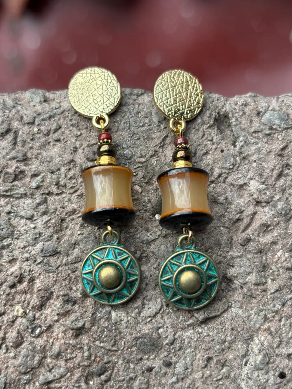 Etnik Ahşap ve Patinalı Metal Küpe