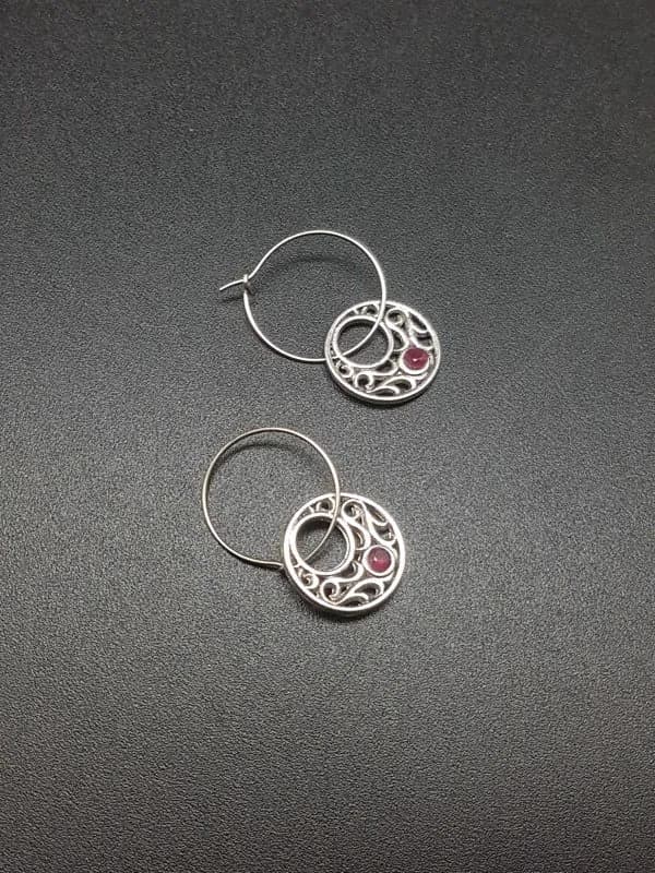 Geometrik Metal Sallantılı Küpe