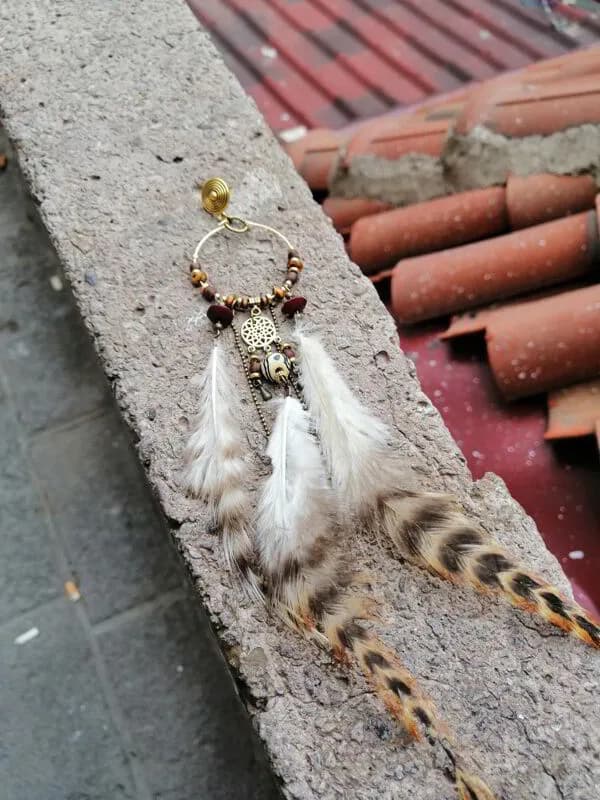 Etnik Doğal Tüy Sallantılı Küpe 1
