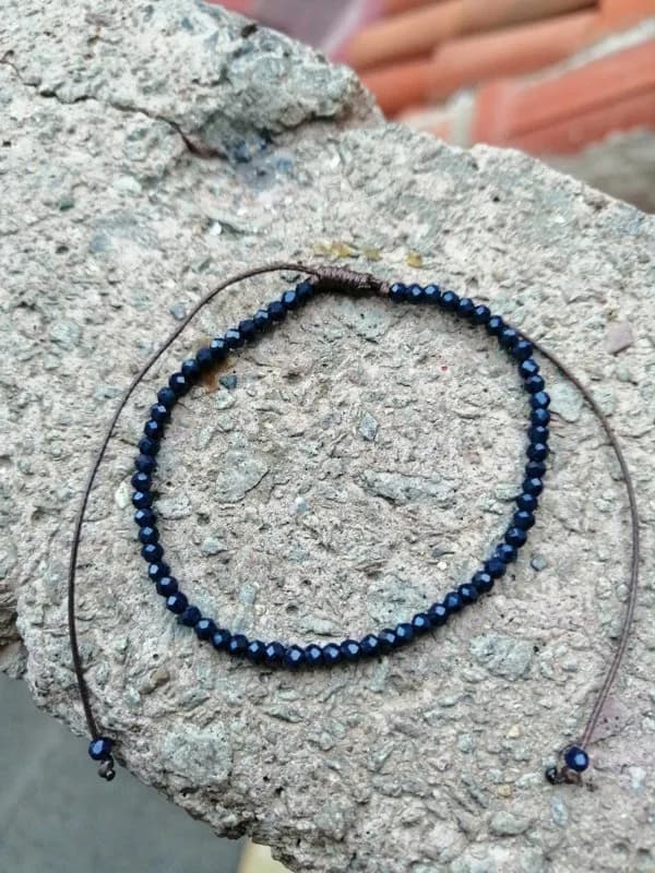 Minimal Koyu Boncuk Bileklik 1