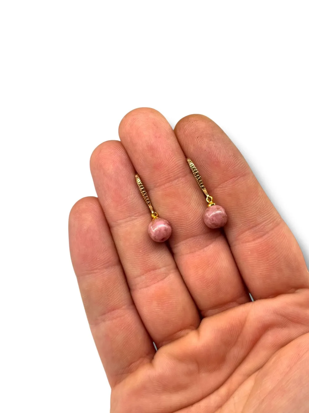 Pudra Pembe Mat Boncuk Sallantılı Küpe 1