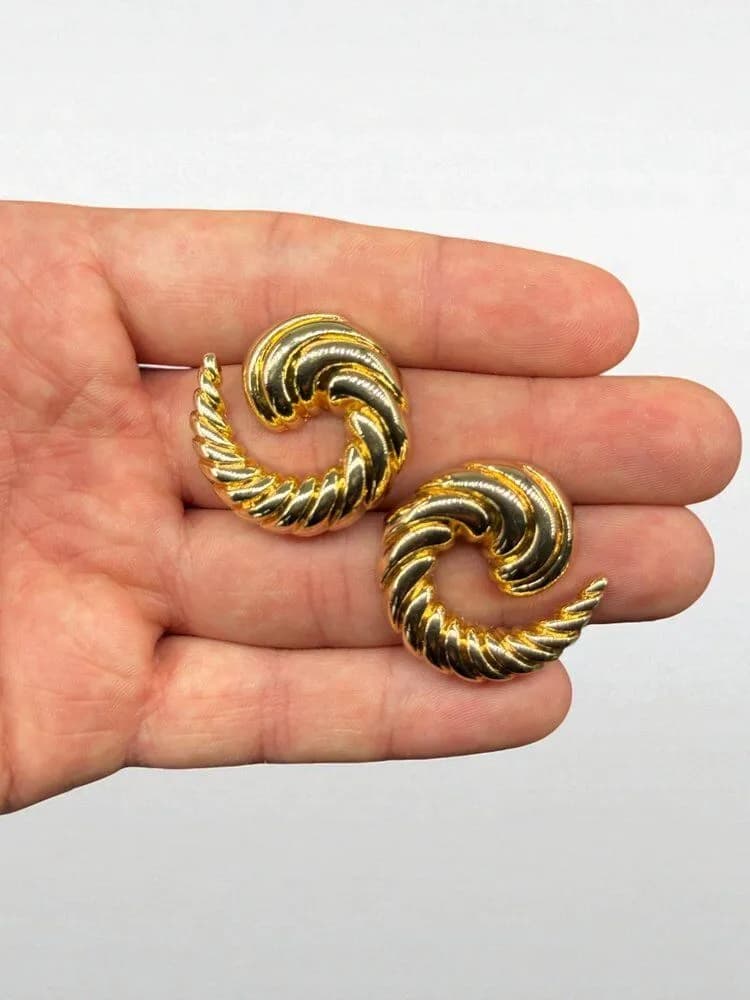 Klasik Altın Spiral Halka Küpe 1