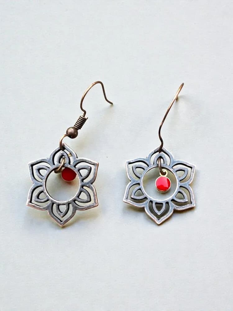Mandala Cam Boncuk Sallantılı Küpe 1