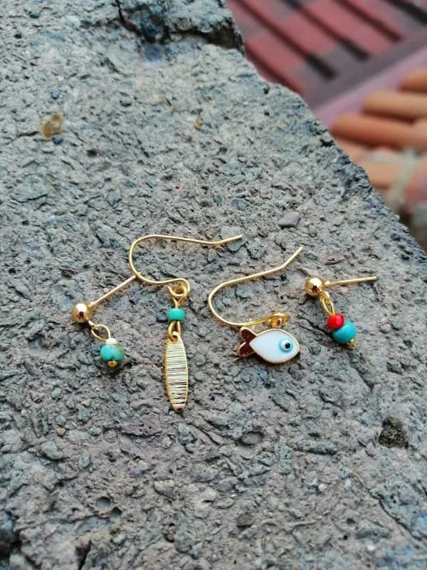 Etnik Cam Boncuk Sallantılı Küpe 1