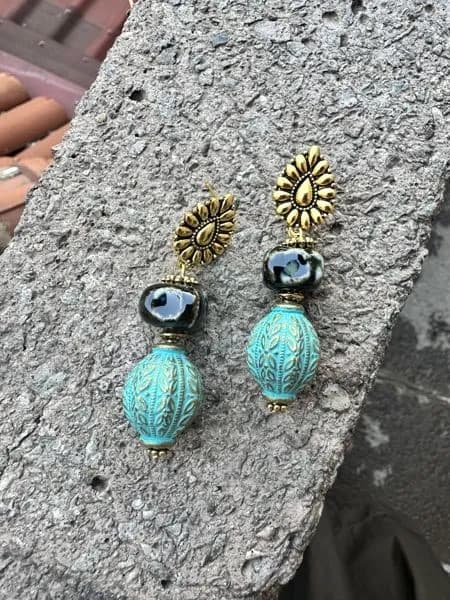 Etnik Turkuaz Patineli Taş Küpe 1