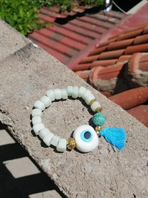 Etnik Beyaz Boncuk Nazar Bileklik 1