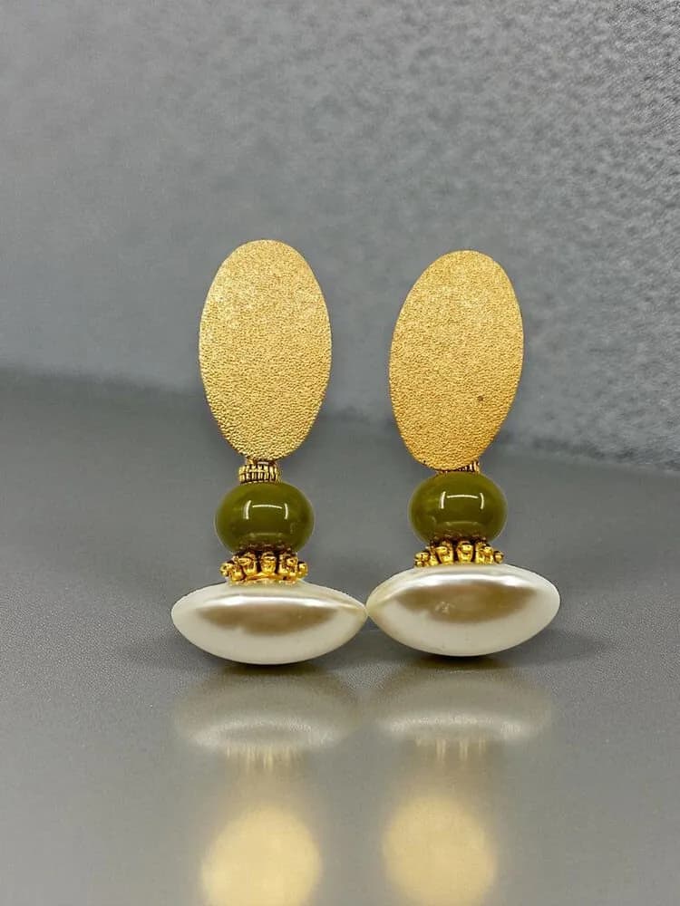 Klasik Altın Seramik Oval Küpe 1