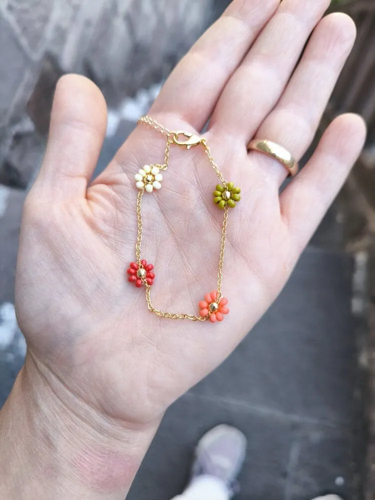 Renkli Çiçek Sarkıtlı Altın Bileklik 1