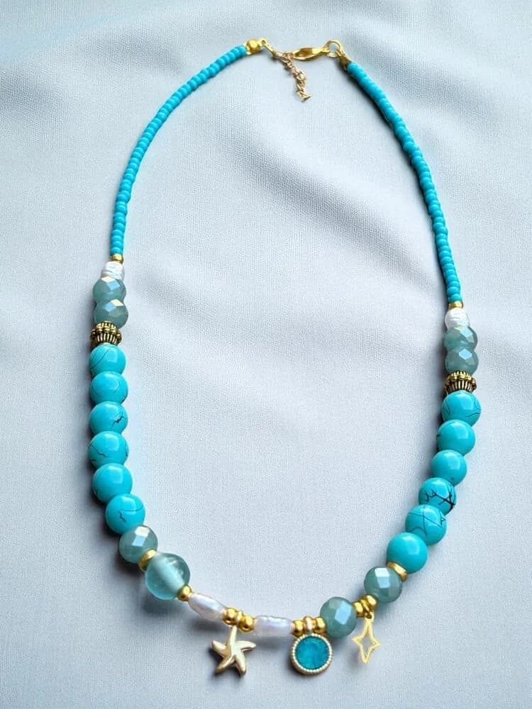 Turkuaz Charm Detaylı Boncuk Kolye 1