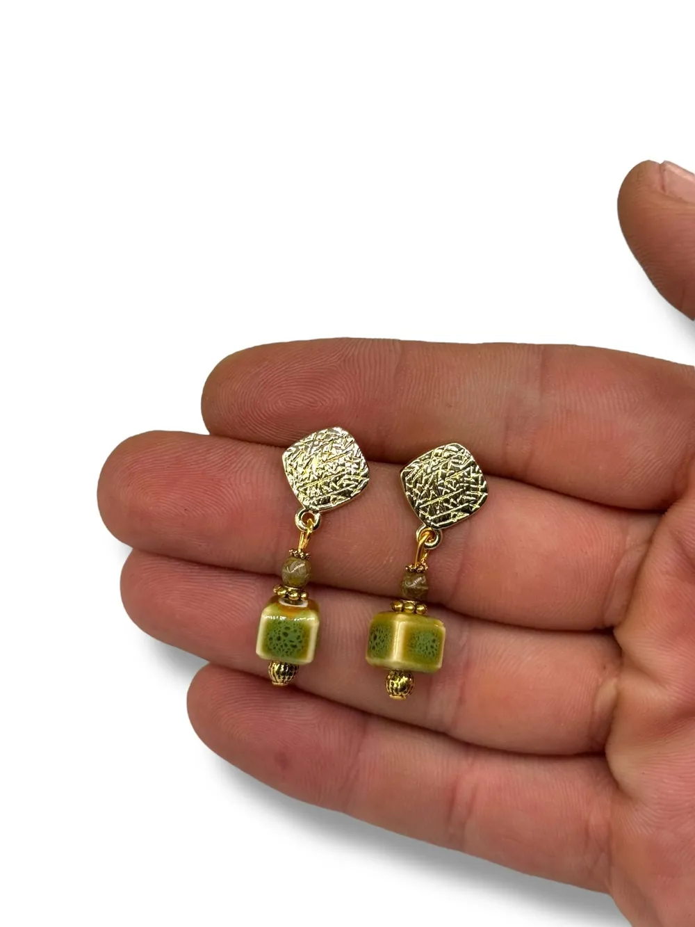 Granül Kristal Küre Yeşil Sarı Küpe 1