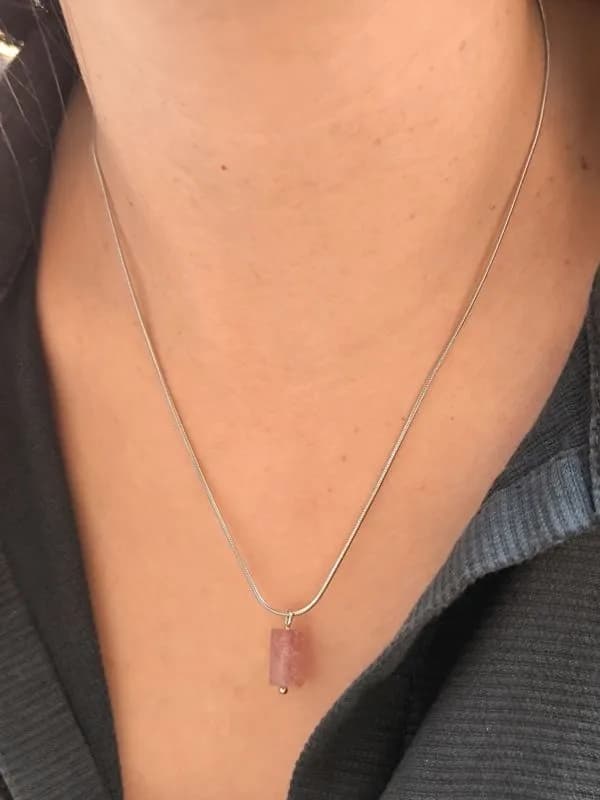 Pembe Taş Sarkıtlı Gümüş Kolye 1