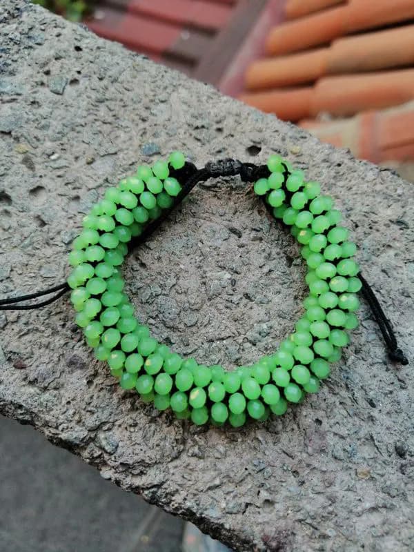 Neon Yeşil Cam Boncuk Bileklik 1