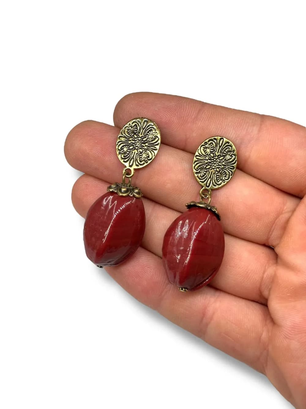 Filigran Kırmızı Taş Sallantılı Küpe 1