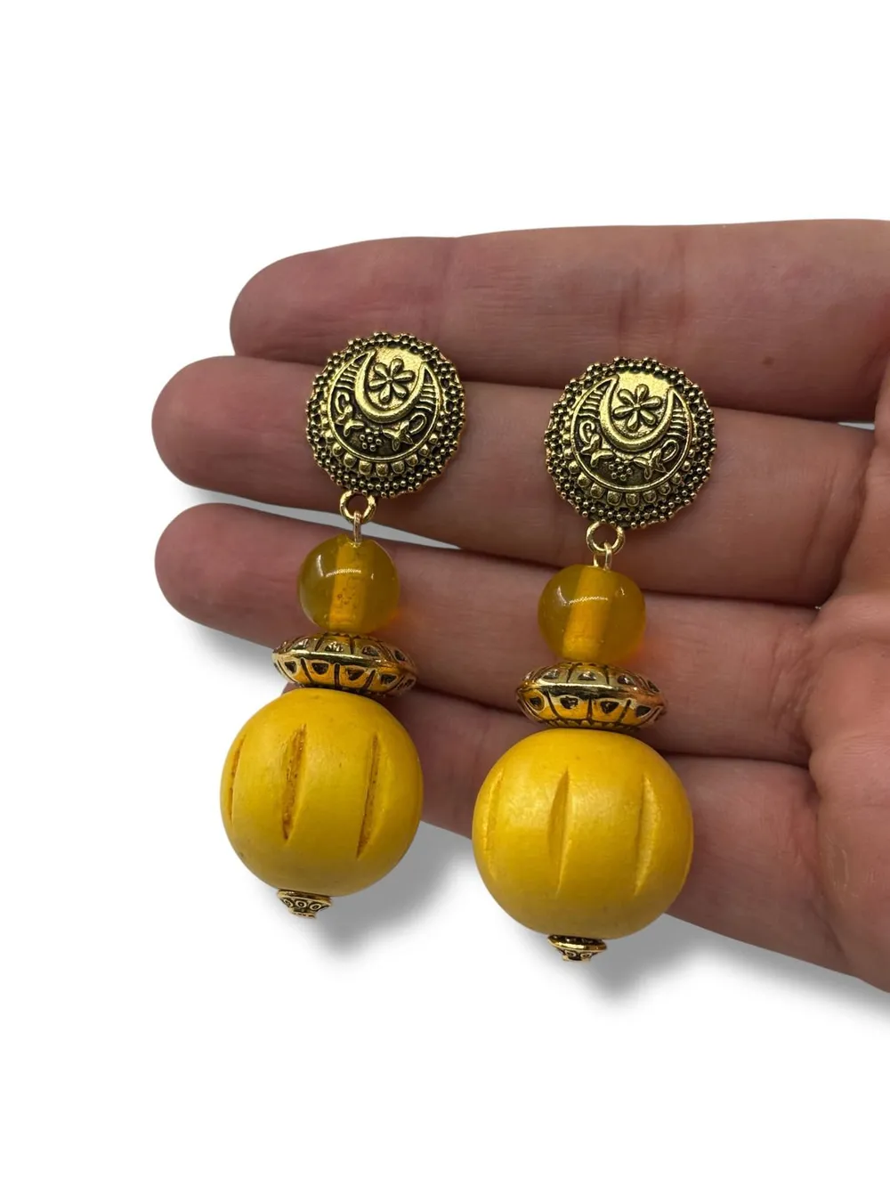 Etnik Altın Sarı Boncuk Küpe 1