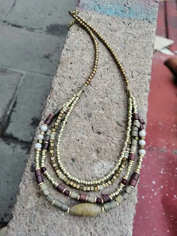 Etnik Çok Sıra Altın Metal Taş Kolye 1
