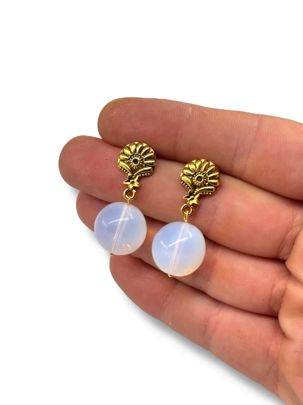 Opalescent Mavi Cam Sallantılı Küpe 1