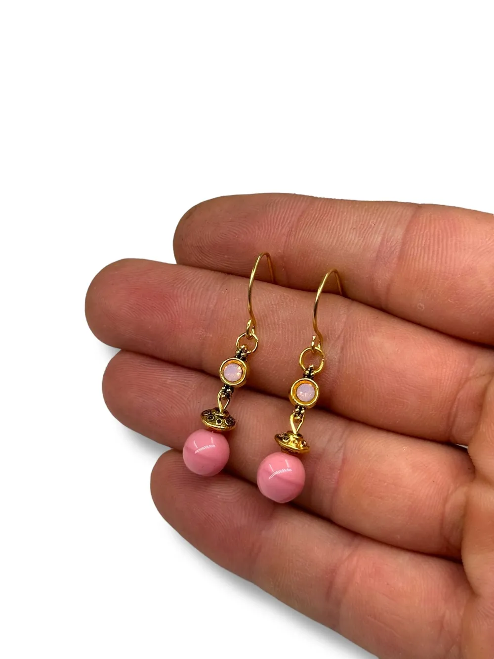Pembe Mercan Boncuk Sallantılı Küpe 1