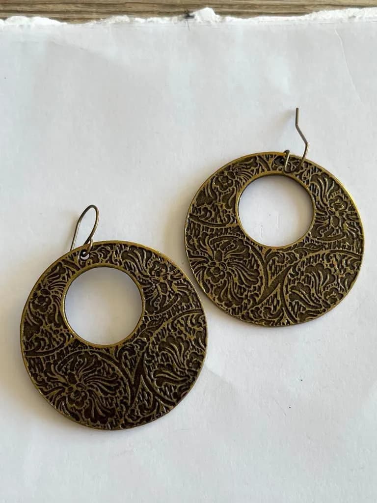 Etnik İşlemeli Bronz Metal Küpe 1