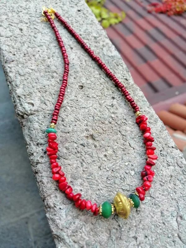Etnik Yeşil Taş Kırmızı Boncuk Kolye 1