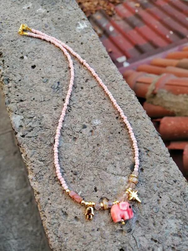Pembe Cam Boncuk Çiçek Figür Kolye 1
