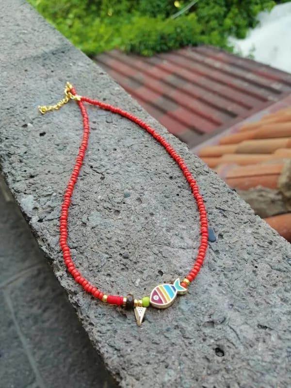 Etnik Kırmızı Boncuk Kolye 1