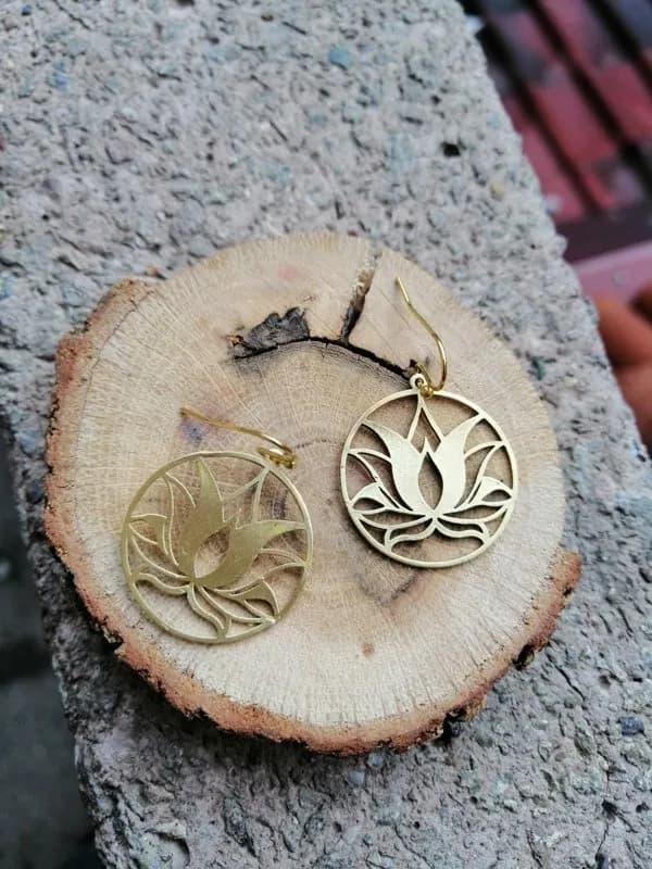 Zen Lotus Altın Metal Küpe 1