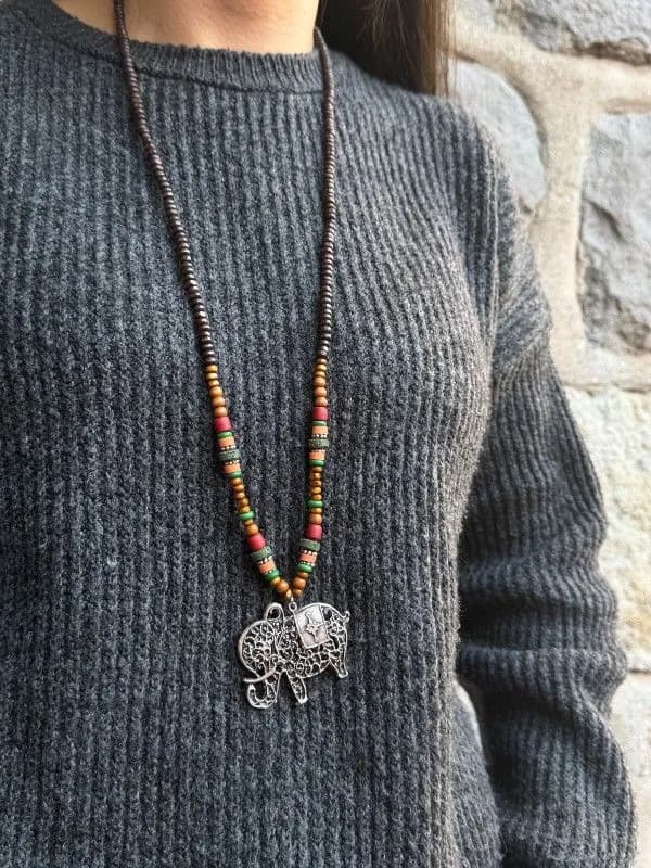 Etnik Fil Charm Ahşap Boncuk Kolye 1